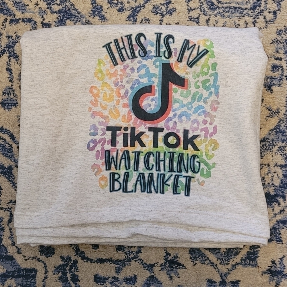 This is my TikTok watching blanket NEW